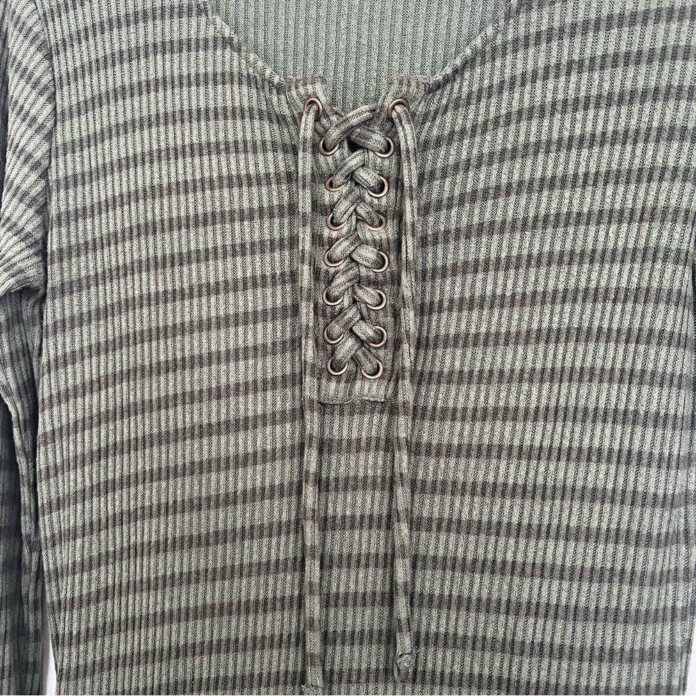 Lucky Brand Long Sleeve - Picture 4 of 5